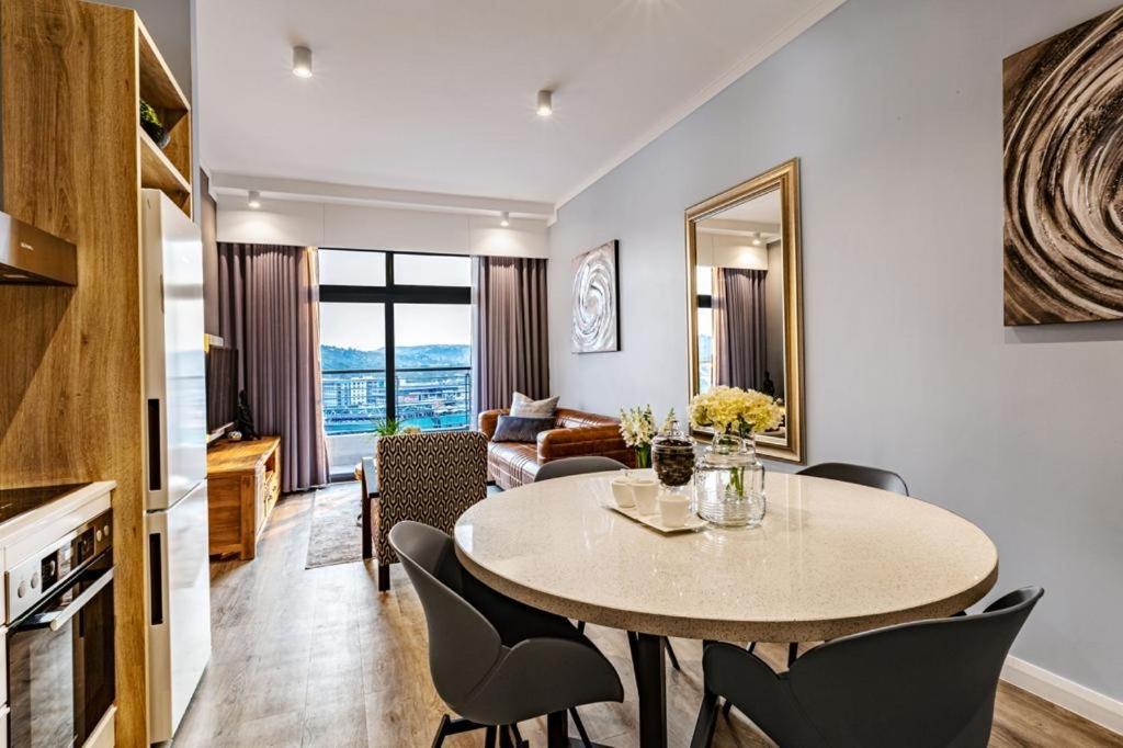 Menlyn Maine Residence Unit 1419 Pretoria-Noord Kültér fotó