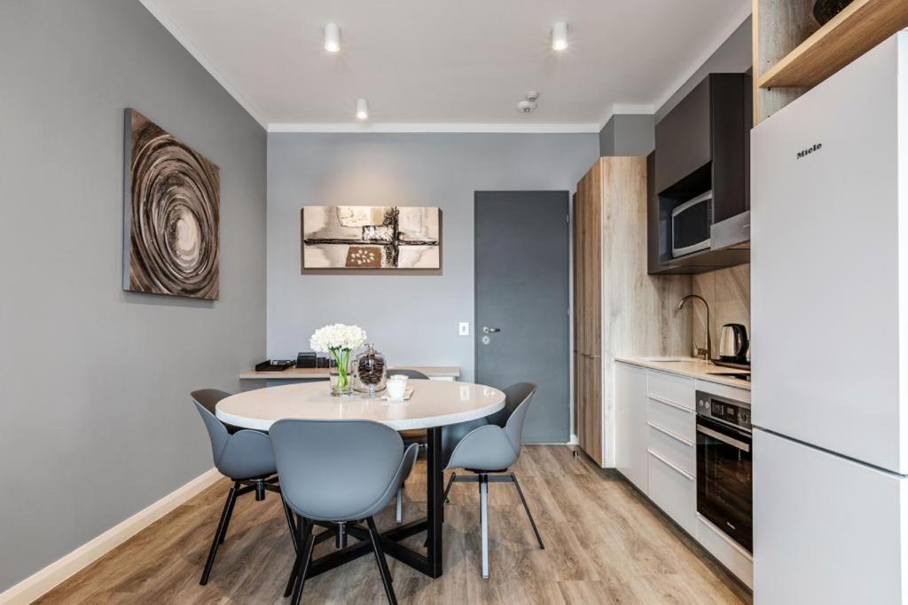 Menlyn Maine Residence Unit 1419 Pretoria-Noord Kültér fotó